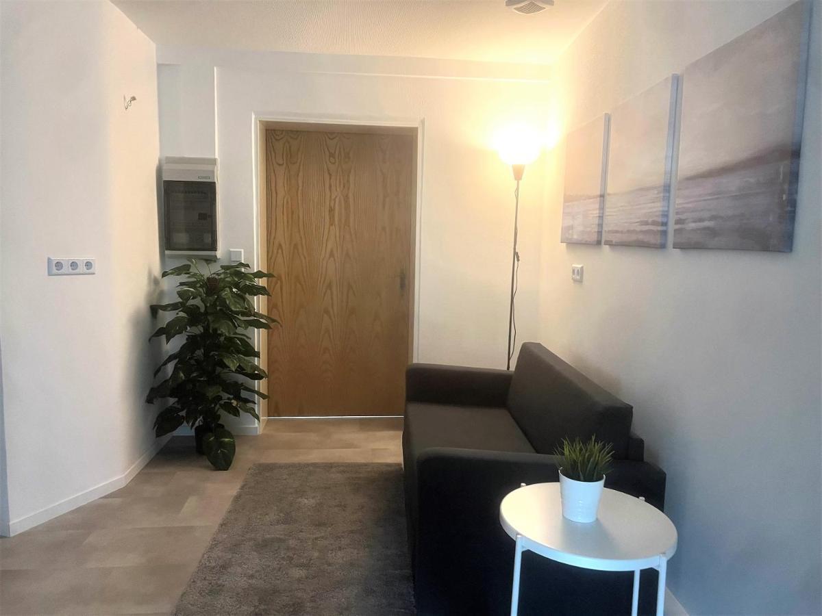 Moeblierte 3 Zimmer Apartment - Mit Smart Tv, Wlan Und Kostenfreie Parkplaetze Schloß Holte-Stukenbrock Exterior foto